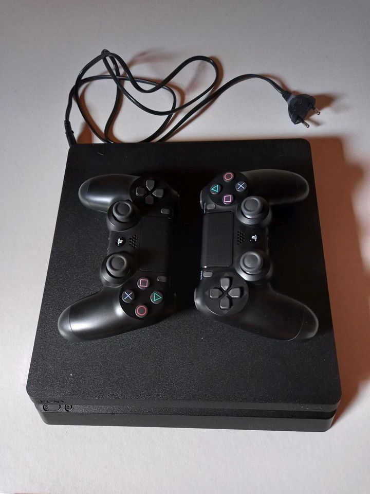 PS 4 mit Zubehör und Spielen in Gröbenzell