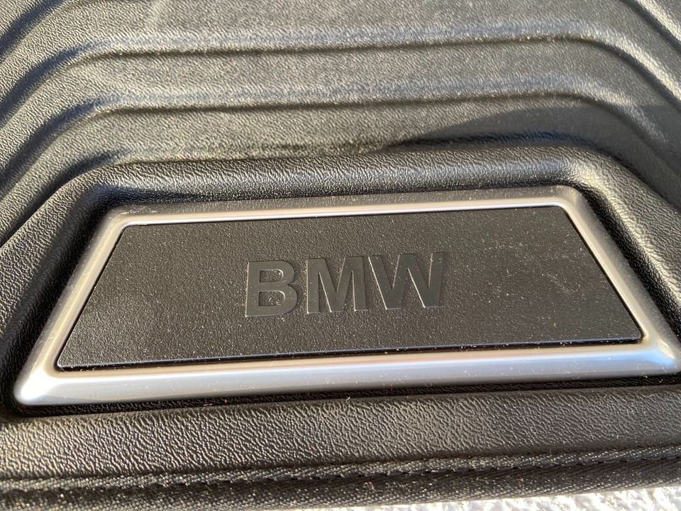 BMW i4 Gepäckraumformmatte in Wiedergeltingen