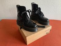 Dr. Martens  Molly black neue original ungetragen in Größe 39 Nordrhein-Westfalen - Hagen Vorschau