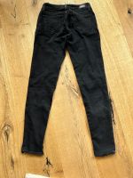 Levi's Skinny Jeans offener Saum  Größe 26/30 schwarz Schleswig-Holstein - Trittau Vorschau