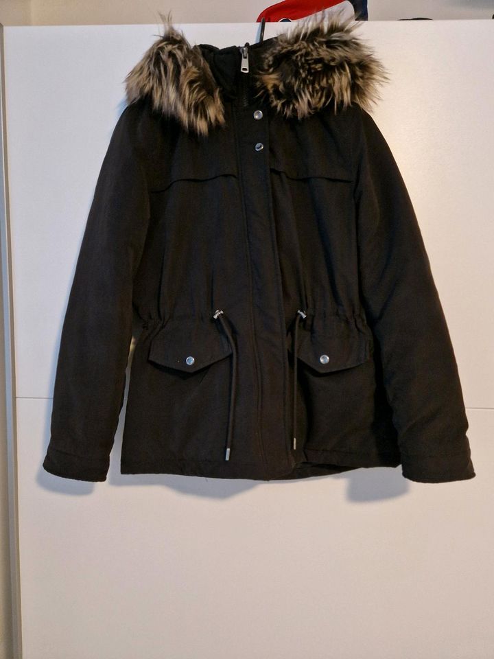 Damen Winterjacke in Straelen