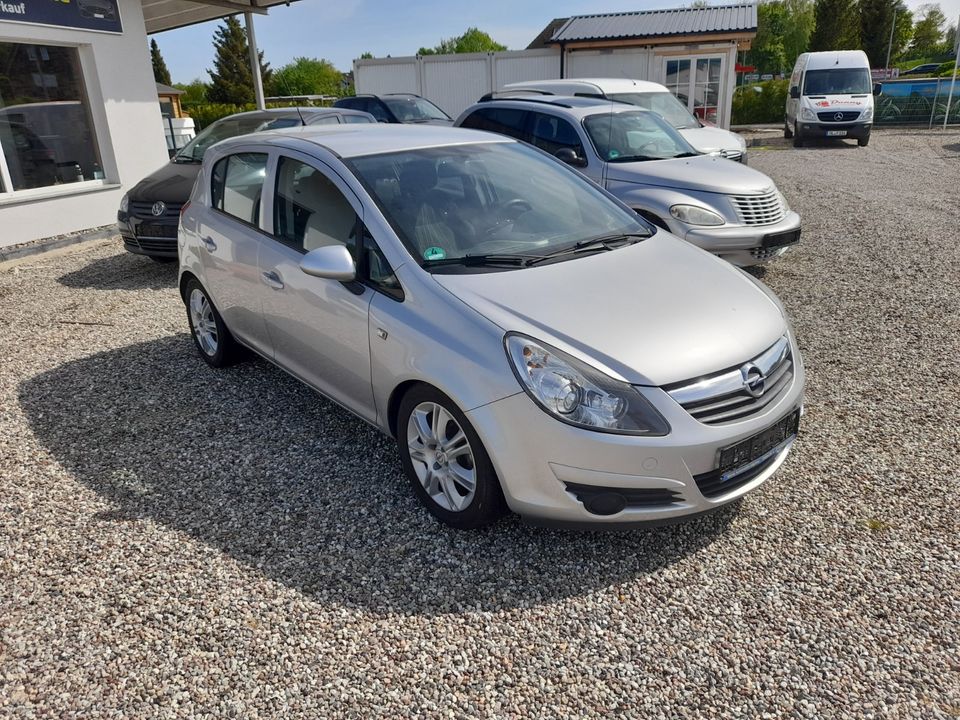 Opel Corsa D 1,3L  Tüv Neu  2 Hand Klima Alu LPG Gasanlage in Gägelow