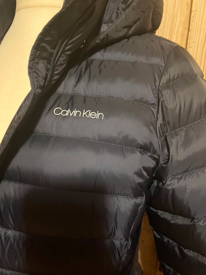 Wunderschöner Stepp-Mantel Federleicht *Calvin Klein*w.NEU in Bad Feilnbach