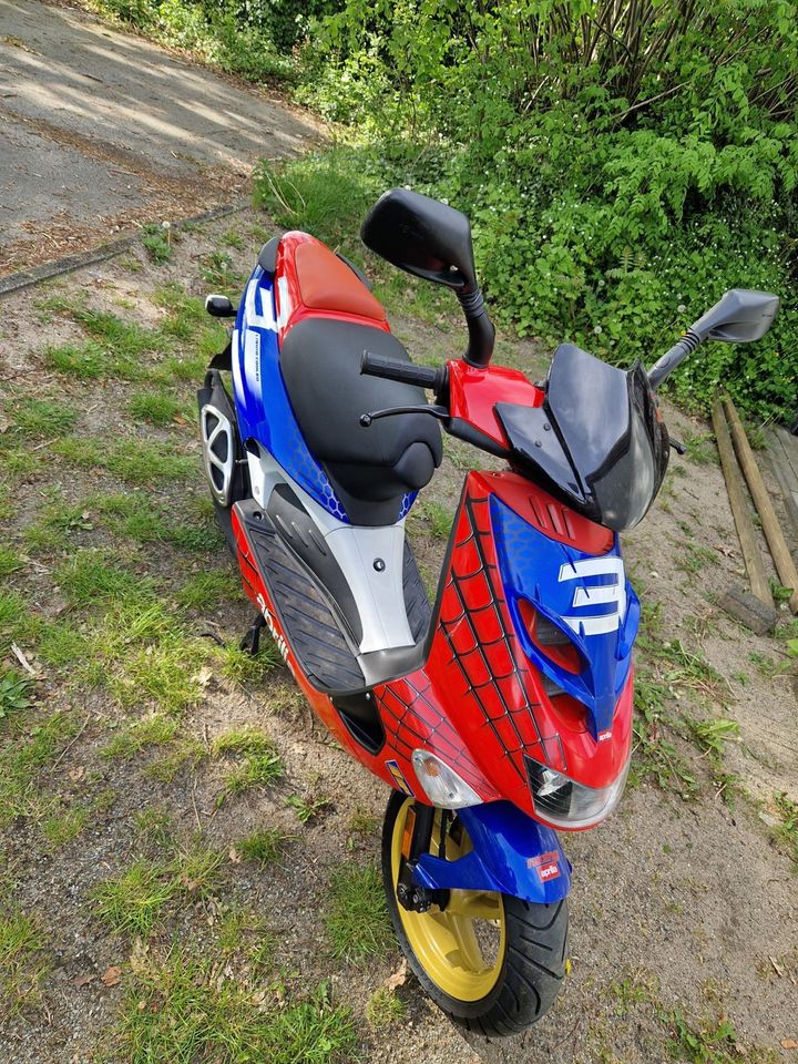 Aprilia SR50 Ditech Spiderman 3 Limited Edition „wenig Kilometer“ in Wahlstedt