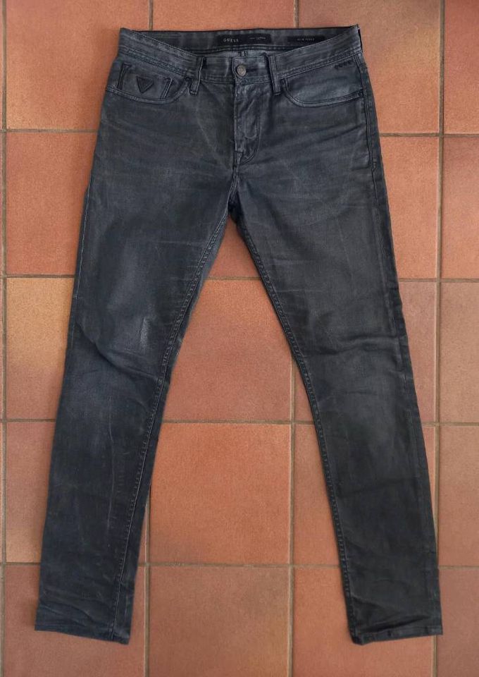 MARKEN HOSE JEANS GUESS HERREN W31 / L31 GRAU in Gau-Odernheim