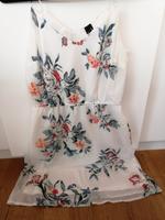 Kleider XS weiss, blumig, blau, je 5 Euro Ubstadt-Weiher - OT Zeutern Vorschau