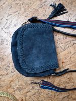 Handtasche crossbodybag blau Wildleder 2 Schulterriemen Nordrhein-Westfalen - Niederkassel Vorschau