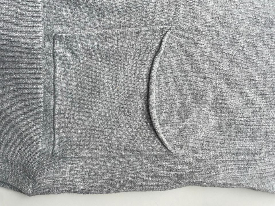 Zara Pullover Mädchen Gr. 164 grau mit Taschen in Vaterstetten