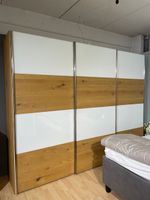 Design Kleiderschrank Schweber Eiche Glas weiß Breite 306cm Color Hessen - Hünfeld Vorschau