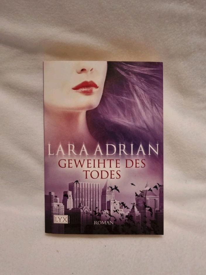 Bücher von Lara Adrian in Bärenstein