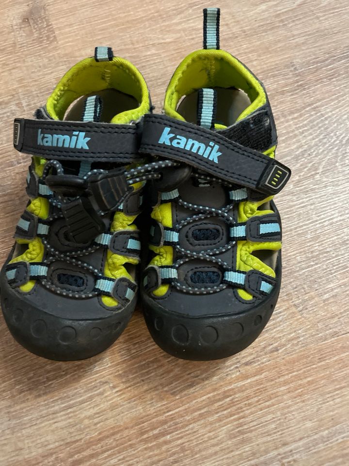 Kamik Sandalen 25 schwarz blau grün in Gilching