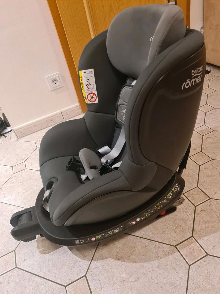 Römer Britax Dualfix  2R Reboarder Kindersitz in Sandersdorf