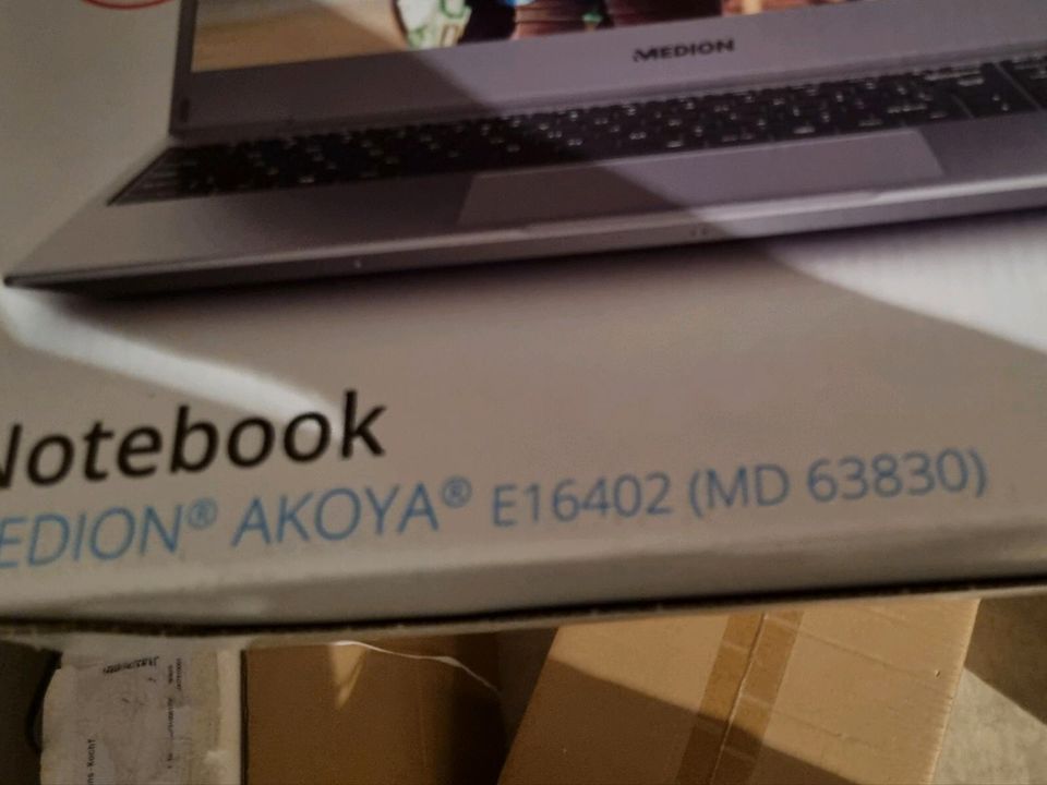 Notebook Medion Akoya e16402 in Warburg