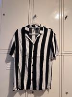 H&M Divided Schwarz-weiß gestreiftes Kurzarmhemd – Größe XS Lindenthal - Köln Sülz Vorschau