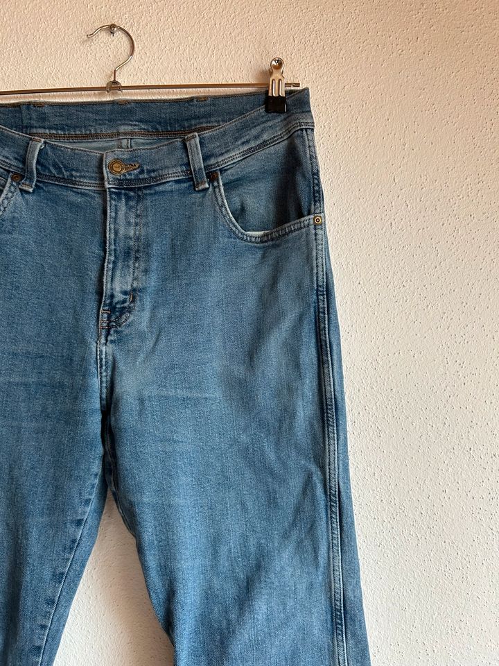 Wrangler Herren Regular Fit Jeans blau W33 L30 M (Carhartt Levis) in Bad Waldsee