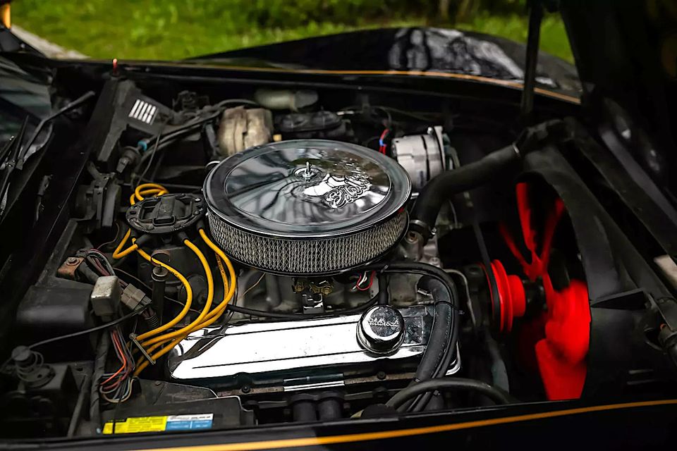 Corvette C3 V8 JohnPlayerSpecial H-Kennzeichen/Klima in Unterschleißheim