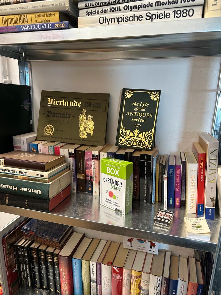 Bücher alle möglichen Genre neuwertig günstig abzugeben in Schwerin