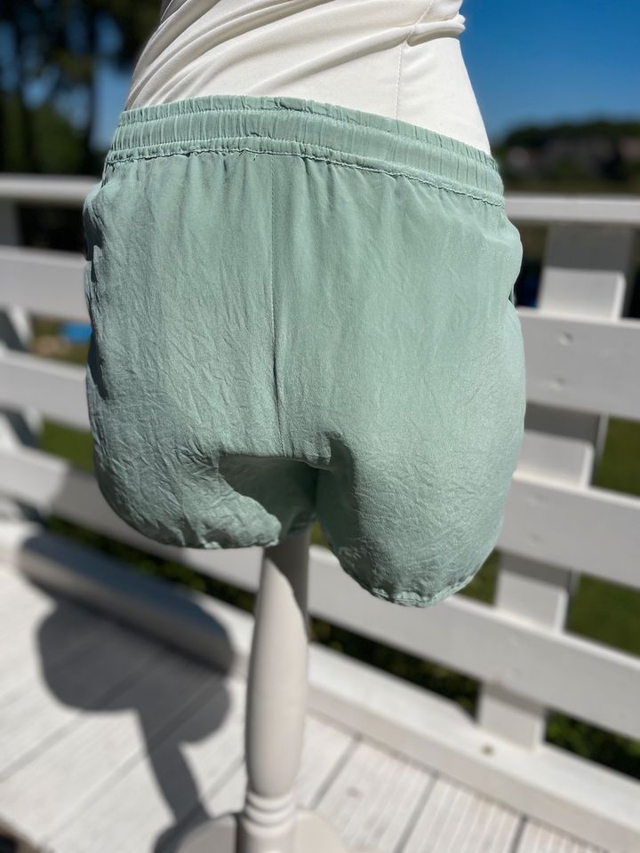 NEU Shorts Mint By Malina NP 279€ traumhaft XS/S 34/36 in Salzhausen