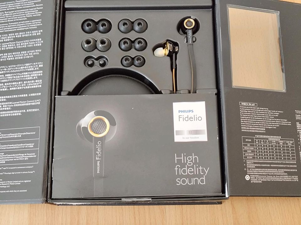 Philips Fidelio S2 in-ear Kopfhörer Headset in Halle