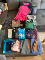 18 Teile Gr 140 - Kleid, Bolero, Shirts, Hosen Frankfurt am Main - Bonames Vorschau