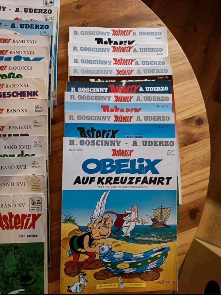 Asterix Bände 1 - 37 sehr guter Zustand in Freiburg im Breisgau
