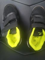 Sneaker schwarz Größe 33 mit Klettverschluss Sachsen - Großröhrsdorf Vorschau