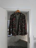 Damen Jacke von Zara mit Nieten Camouflage Größe L Niedersachsen - Haste Vorschau