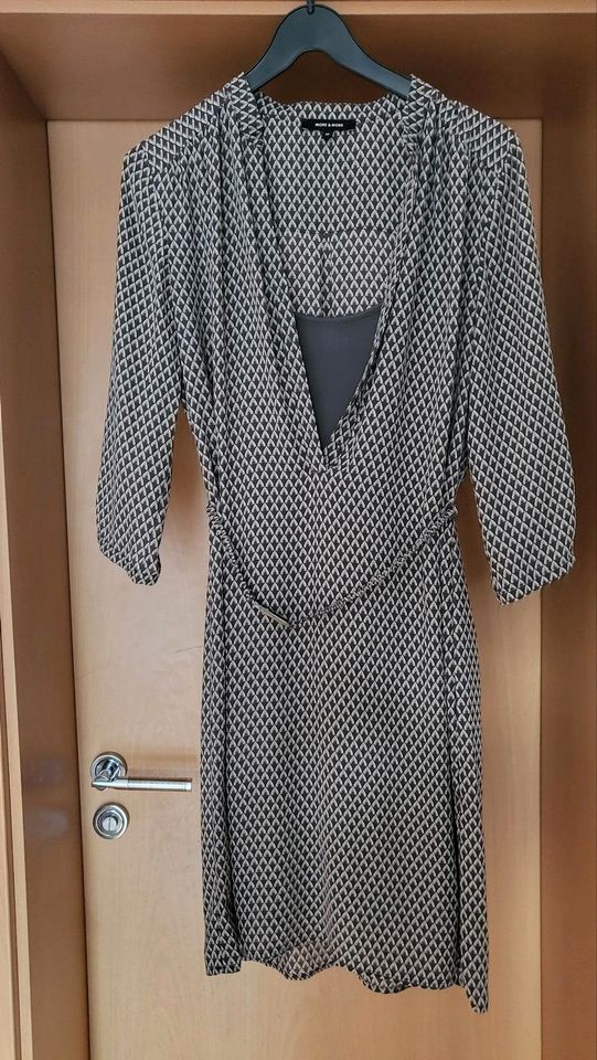 Neuwertiges Kleid von More&More in Größe 38 in taupe gemustert in Koblenz