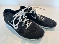 Nike Sport Fitnesschuhe Bayern - Sankt Wolfgang Vorschau