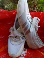 ADIDAS SNEAKER, STOFF UND LEDER. KLETT UND SCHNÜREN. GR. 38 Düsseldorf - Heerdt Vorschau