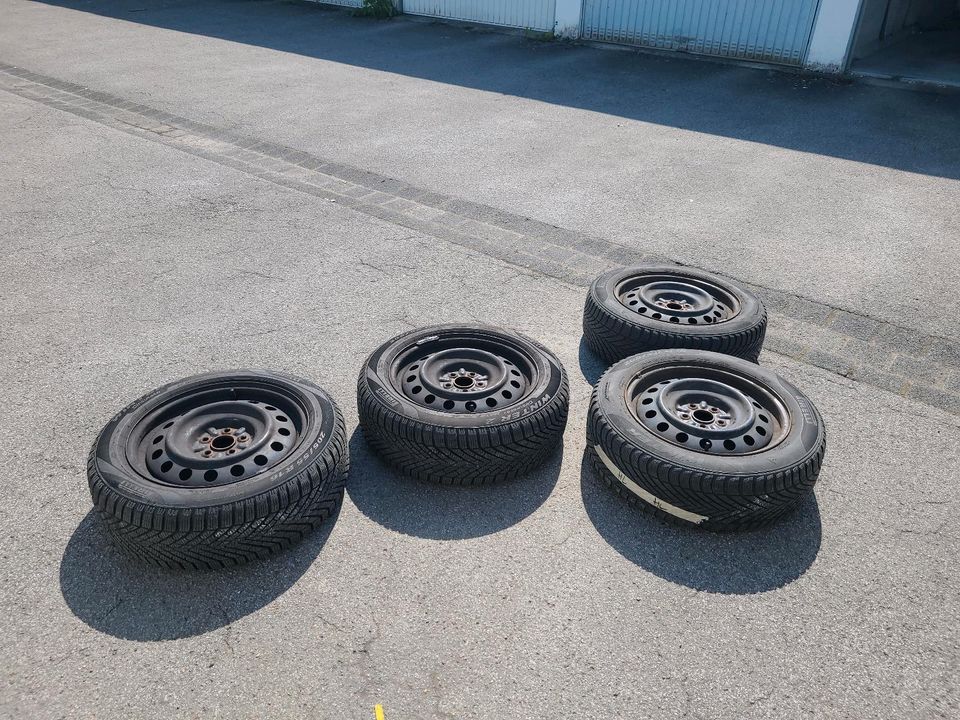 Winterreifen auf Stahlfelge, R16 205/55 R 16, Pirelli2 neu, 2 alt in Bergisch Gladbach