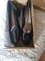 incl. Versand nagelneue elegante Lackschuhe 38,5 Hessen - Dietzenbach Vorschau