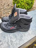 Elten Sicherheitsschuhe-stiefel Gr. 45 Schleswig-Holstein - Schaalby Vorschau