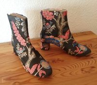 Schicke Damenstiefel mit Floralem Muster gr. 38 Nordrhein-Westfalen - Arnsberg Vorschau