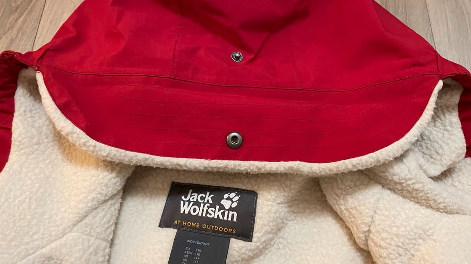 Jack Wolfskin Winterjacke Cosy Bear rot Gr. 176 Gr. 38 in Helmstedt