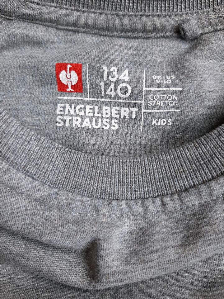 Strauss Sweatshirt - Gr. 134/140 (Nur Selbstabholung) in München