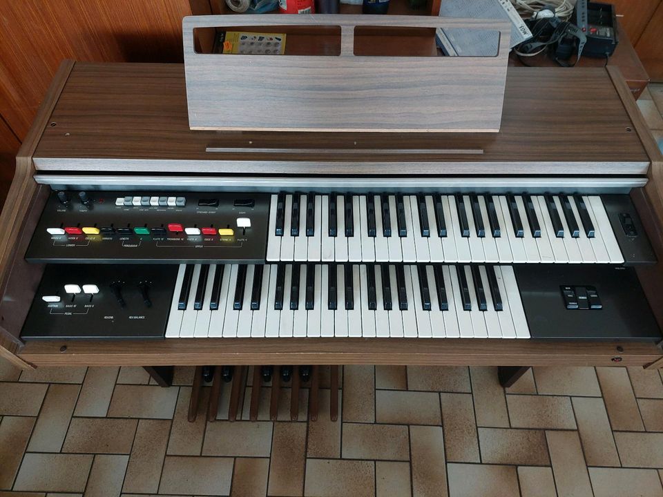 Yamaha Electone Model B-5BR elektronische Orgel in Waldsassen