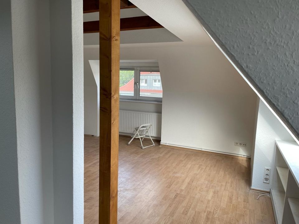 Oldenburger Schloßgartenviertel -  hübsche 3-Zimmer-Dachwohnung sucht neuen Mieter in Oldenburg