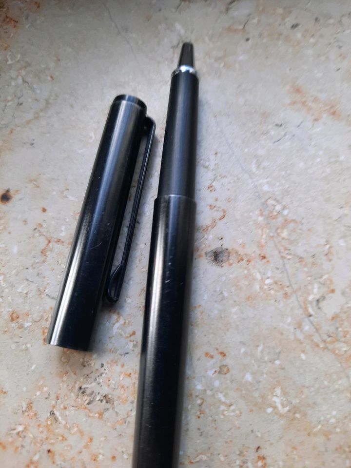 Montblanc slimline Rollerball schwarz, selten, funktioniert in Kassel