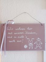 Shabby*Holzschild*Handmade*Unikat*Wir wohnen hier mit unseren Kin Baden-Württemberg - Großrinderfeld Vorschau