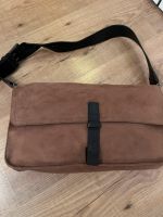 Esprit Handtasche Tasche braun Wildleder vegan Nordrhein-Westfalen - Burbach Vorschau