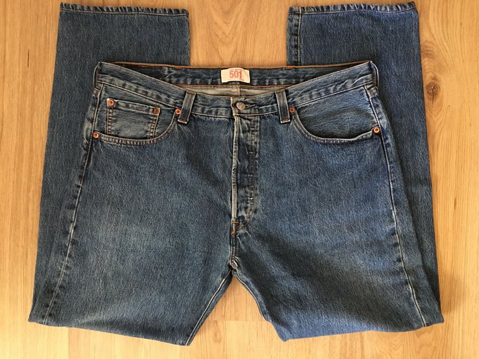 Levi's 501 Herrenjeans Knopfleiste in Halberstadt