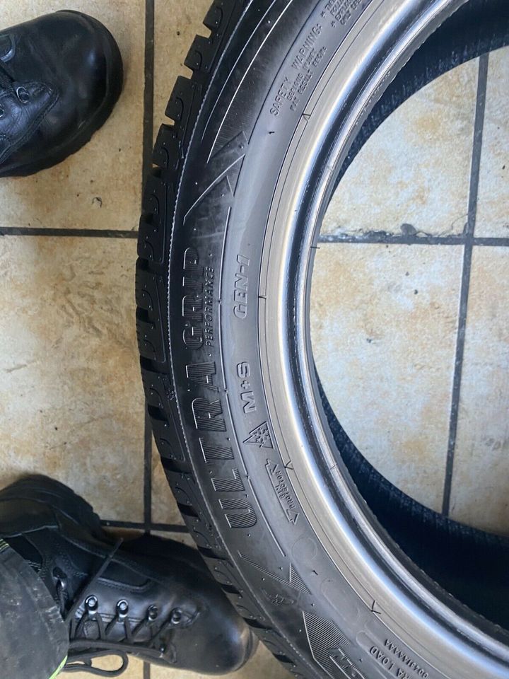 225/50R/17 98H Goodyear Ultra Grip Performance Gen-1 WiNEUWERTiG in Aschaffenburg