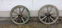Zwei alte Wagenräder aus Holz Hessen - Waldsolms Vorschau