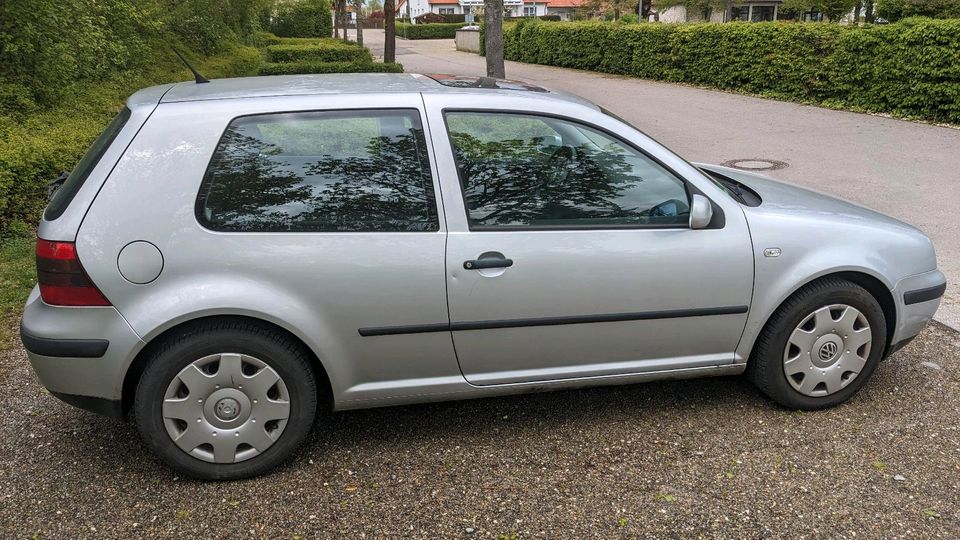 VW Golf 4 EZ 07/2001 in Leipheim