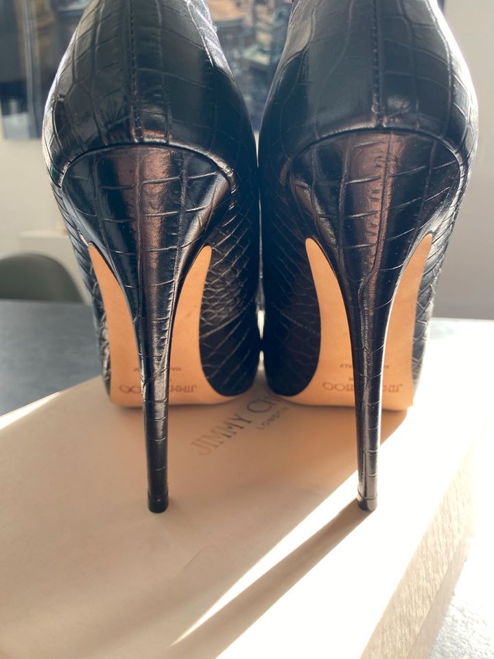 Jimmy Choo Glossy Mock Croc Gr. 39 schwarz in Köln