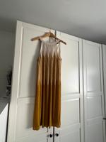 Hallhuber Neckholder Kleid Gr 40, Neuwertig Bayern - Erlangen Vorschau