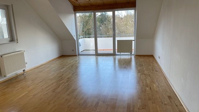 Großzügige Etagenwohnung mit einem Balkon in begehrter Karlsbader Lage in Karlsbad