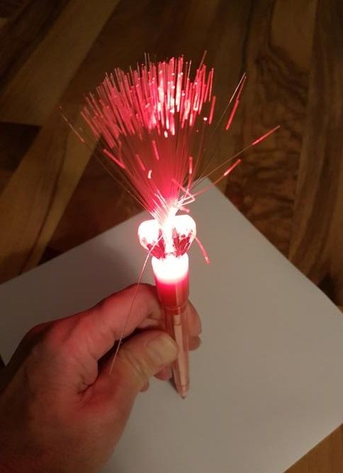 Kugelschreiber Herz mit Licht Leuchtfunktion rot in Detmold
