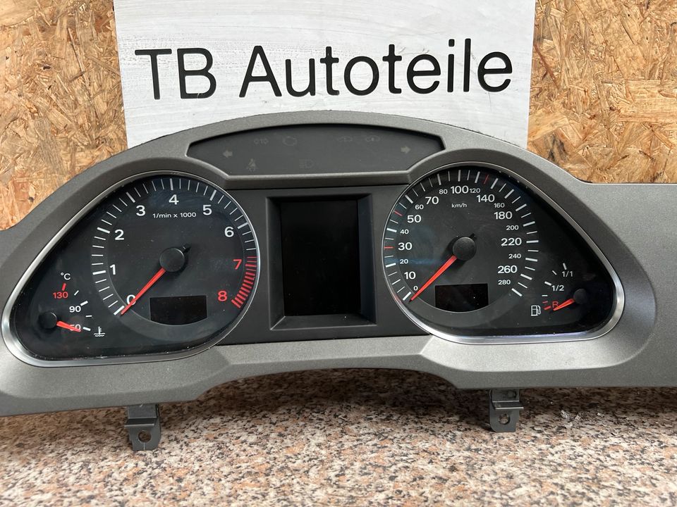 Audi A6 4F Benzin Tacho Kombiinstrument Display 4F0920931 in Bottrop